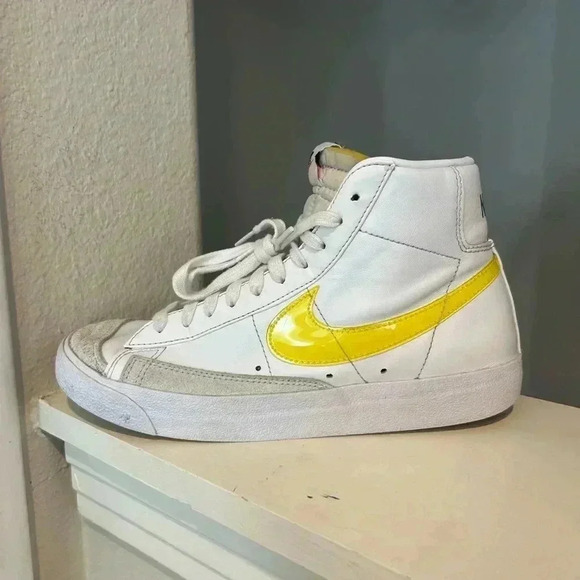 Nike Blazer 77 Mid DJ3050-101 Essential White Opti Yellow Sneakers US Women's 8 - Picture 4 of 9